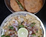 A picture of step 8 of Moong dal kachori.