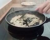 Foto del paso 2 de la receta: Gallineta en salsa con gambas