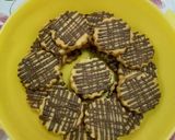 Foto langkah ke 7 dari resep Easy Eggless Cookies.