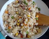 Hình bước làm 4 của món Cơm Chiên Hải Sản Từ Cơm Nguội