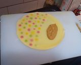 Foto langkah ke 5 dari resep Dadar Gulung Polkadot Isi Vla Apel.