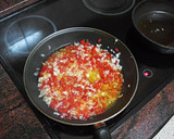 Foto del paso 3 de la receta: Berenjenas rellenas de carne picada y setas al ajillo