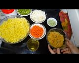 A picture of step 2 of Chicken tikka Macaroni.