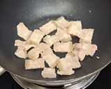 รูปขั้นตอนการทำที่ 3 ของ หมูสามชั้นผัดเต้าหู้ยี้