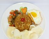 Foto langkah ke 8 dari resep Nasi goreng.