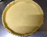 A picture of step 4 of Egg Tuna Pie.
