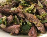 Foto langkah ke 5 dari resep Sapi Cabe Hijau (Dendeng Batokok Lado Ijo).