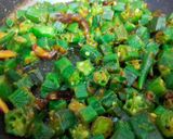 A picture of step 6 of Bhindi fry.