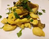 A picture of step 3 of Chicken and porcini mushrooms in a saffron and white wine sauce.