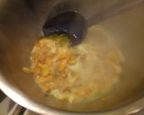 A picture of step 1 of Spaghetti con i finferli spaghetti with chanterelle mushrooms.