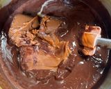 Foto del paso 3 de la receta: Ganache de choco amargo y dulce de leche🥰