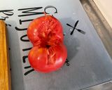 Une image de l'étape 9 de Salade composée de melon, tomates, concombre, oignon doux, feta et menthe.