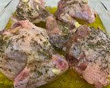 Foto del paso 1 de la receta: Pollo asado en horno con guarnición de patatas