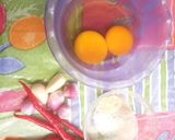 Foto langkah ke 2 dari resep Terong orak arik telur pedas.
