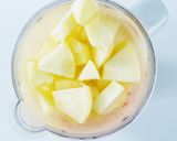 Une image de l'étape 2 de *Compote pommes et groseilles*.