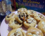 A picture of step 1 of Dried fruits & date rolls.