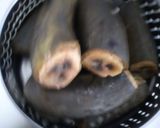 A picture of step 2 of Nendran banana stuffed paratha.