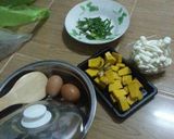 รูปขั้นตอนการทำที่ 1 ของ ฟักทองใส่ไข่