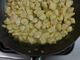 Tortilla de pollo y hojas de remolachas