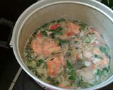 Foto langkah ke 5 dari resep Tom Yum Kung Lamob.