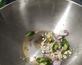 Foto langkah ke 2 dari resep Tumis Telur Cabe Ijo.