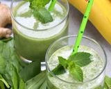 A picture of step 1 of Bottle gourd with spinach juice 😋.