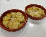 Foto del paso 3 de la receta: Cazuela de huevos con patatas al queso azul