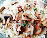 Foto del paso 6 de la receta: Arroz 🍚 con hierbas 🌿 y champiñones salteados