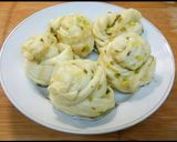 Foto langkah ke 9 dari resep Steamed flower pao / pao daun bawang.
