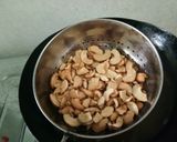 A picture of step 2 of Fried poha chivda (snacks).