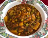 A picture of step 7 of Potato Peas Curry.