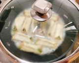 A picture of step 4 of Crispy Pan-Fried Dumplings (Guotie).