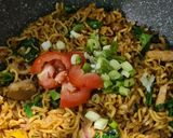Foto langkah ke 3 dari resep Mie goreng rumahan.