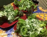 Une image de l'étape 11 de Concombre mariné crème et herbes salade feuille de chêne.