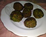 A picture of step 4 of Green gram balls.