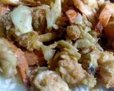 รูปขั้นตอนการทำที่ 4 ของ ผัดกุ้งกระเทียม (แบบมีน้ำ)