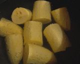 Foto del paso 1 de la receta: Bolitas de plátano rellenas