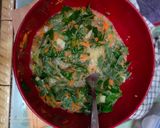 Foto langkah ke 2 dari resep Omlette Bayam Wortel.