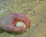 Foto del paso 1 de la receta: Pizza de atún y tomate