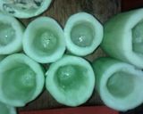 Foto del paso 3 de la receta: Pepinos rellenos de atún c / ensalada