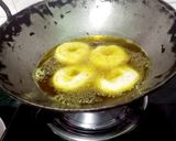 A picture of step 1 of Dahi Vada.