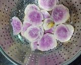 રતાળુ પૂરી(Ratalu puri recipe in Gujarati) રેસીપી સ્ટેપ2ફોટો