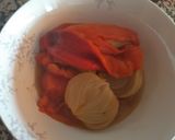 Foto del paso 3 de la receta: Escalibada con ventresca de atún y aceitunas negras