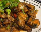 A picture of step 5 of Sweet & Spicy Sauté Mussels.