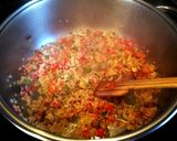 Foto del paso 3 de la receta: Arroz caldoso al azafrán con pelotillas de carne de cerdo