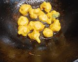 A picture of step 4 of Cauliflower Pakoda.