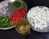 शिमला मिर्च फ्लेवर पनीर की सूखी सब्जी (Shimla Mirch Flavour Paneer Ki Sukhi Sabji) रेसिपी चरण 1 फोटो