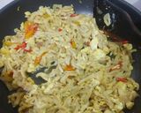 Foto langkah ke 6 dari resep Tumis Jamur Tiram Orak Arik Telur.