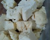 Foto langkah ke 2 dari resep Tumis Kulit Sapi (Cecek) dan Putih Telur.