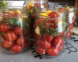Une image de l'étape 6 de Tomates cerises à l'huile d'olive, ail, piments, thym et romarin.